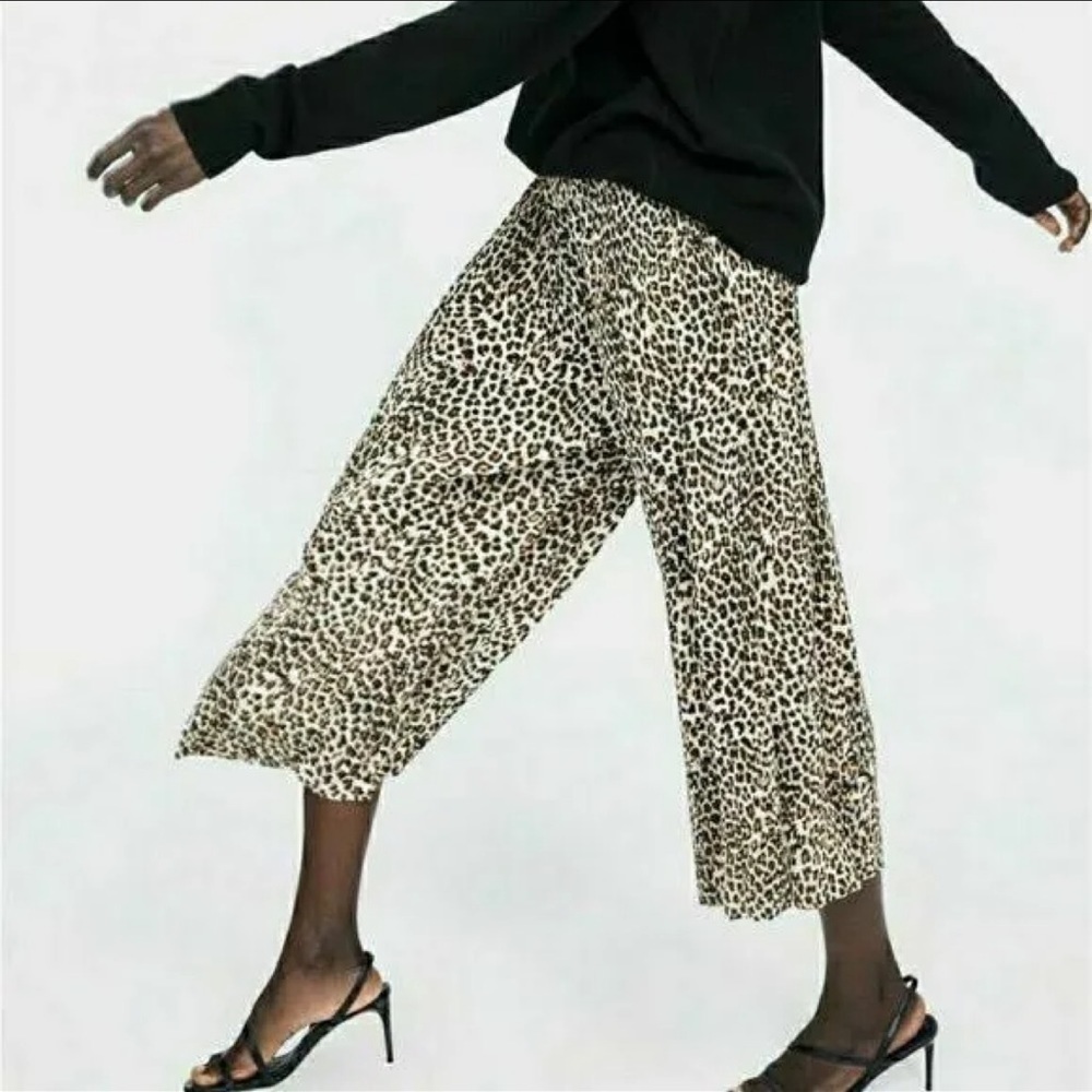 ZARA Pleated Leopard Wide Leg Velvet Waistband Culotte Trousers